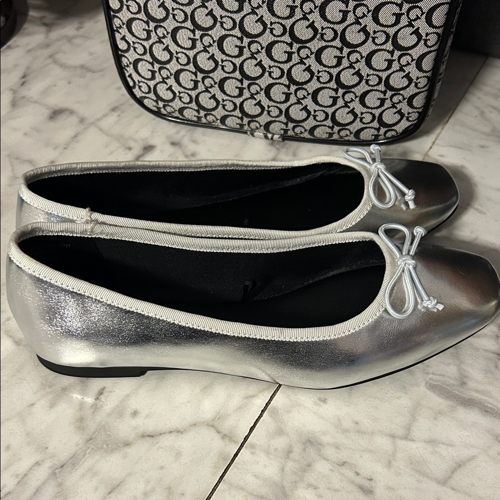 Time and Tru Silver Metallic Ballet Flats with Bow Trim